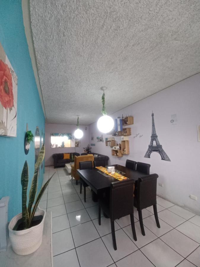 Hostal De Lucca Guatemala City Екстериор снимка