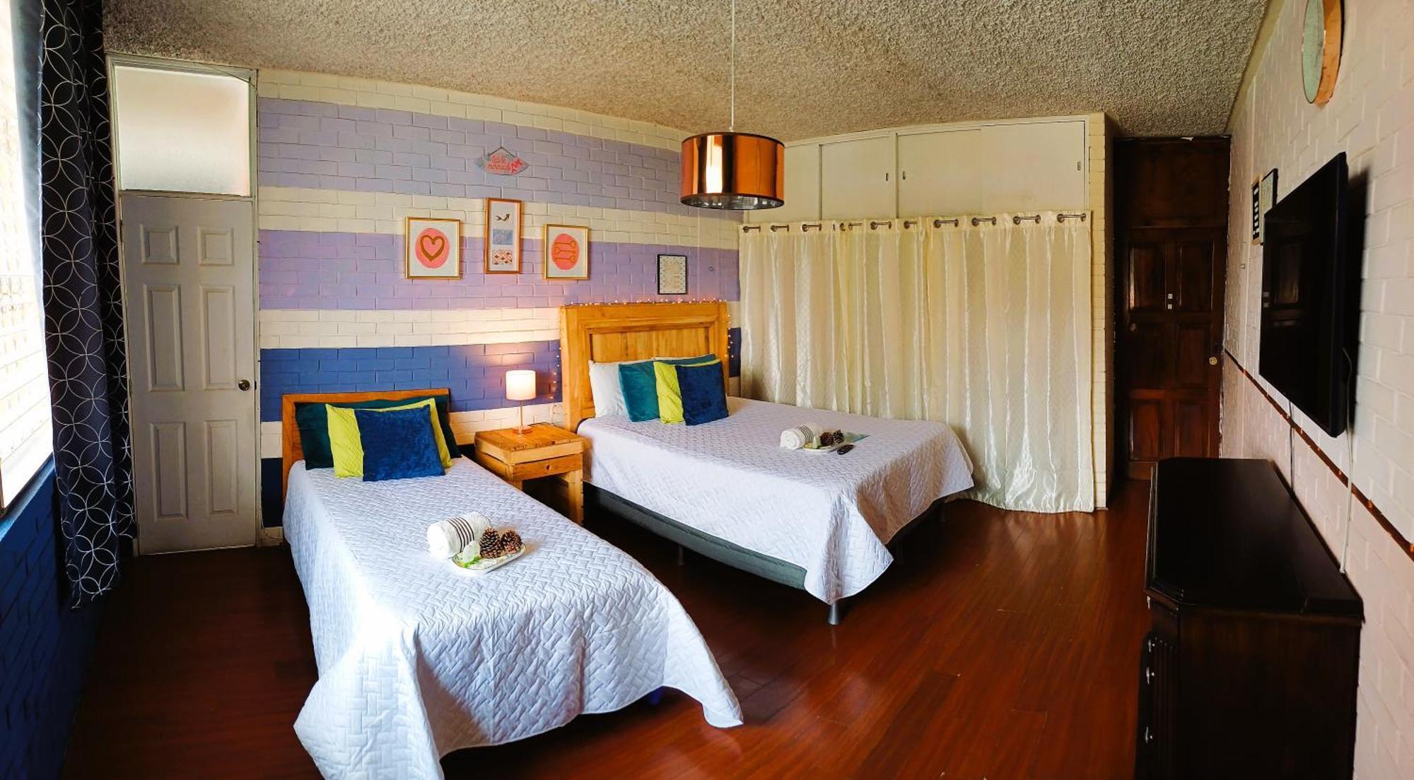 Hostal De Lucca Guatemala City Екстериор снимка