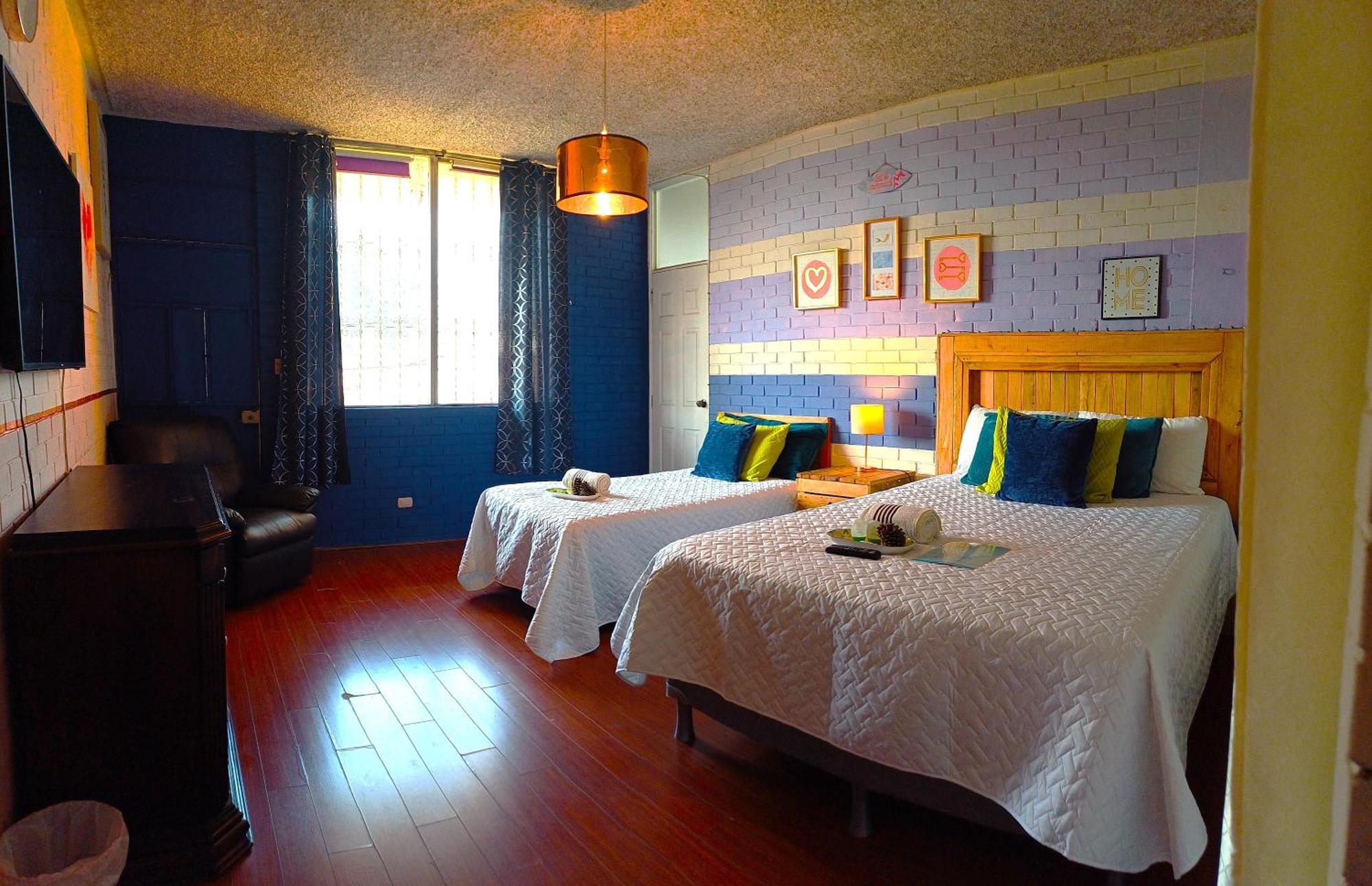 Hostal De Lucca Guatemala City Екстериор снимка
