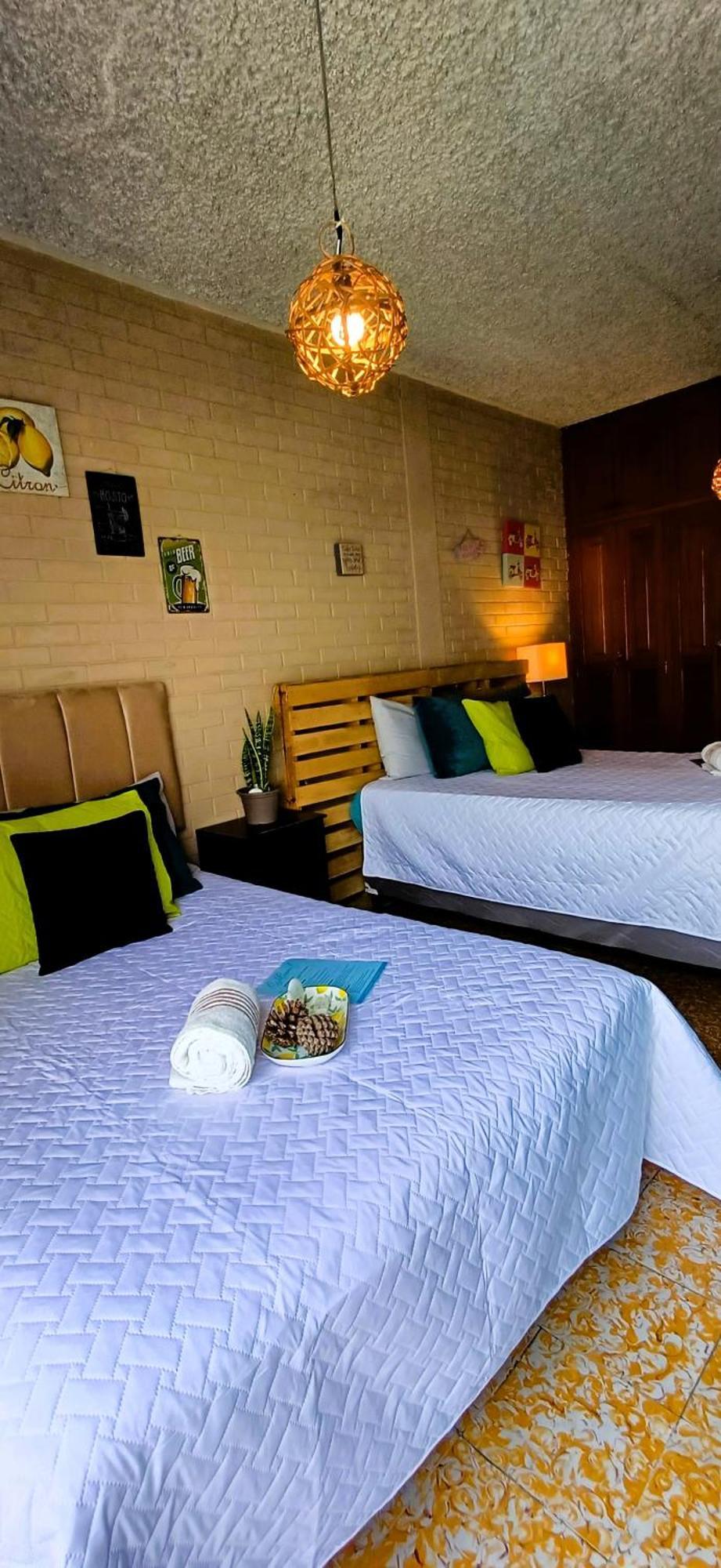 Hostal De Lucca Guatemala City Екстериор снимка