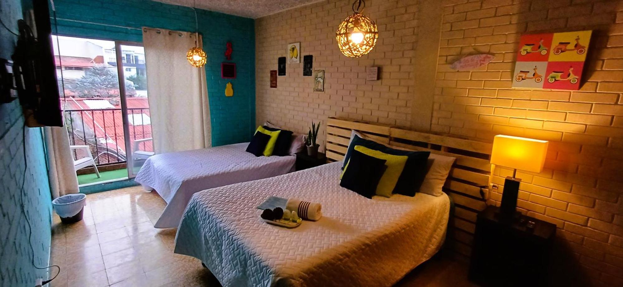Hostal De Lucca Guatemala City Екстериор снимка