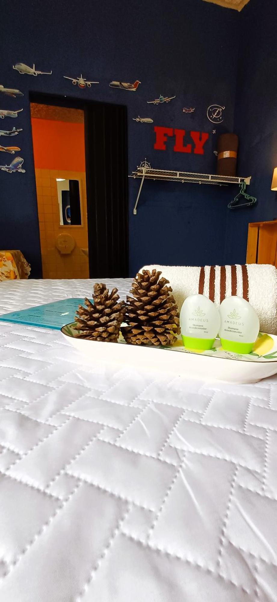 Hostal De Lucca Guatemala City Екстериор снимка
