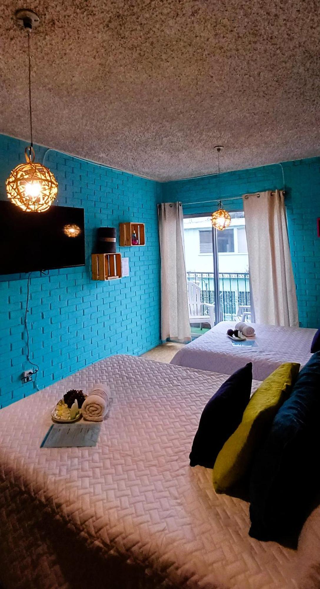 Hostal De Lucca Guatemala City Екстериор снимка