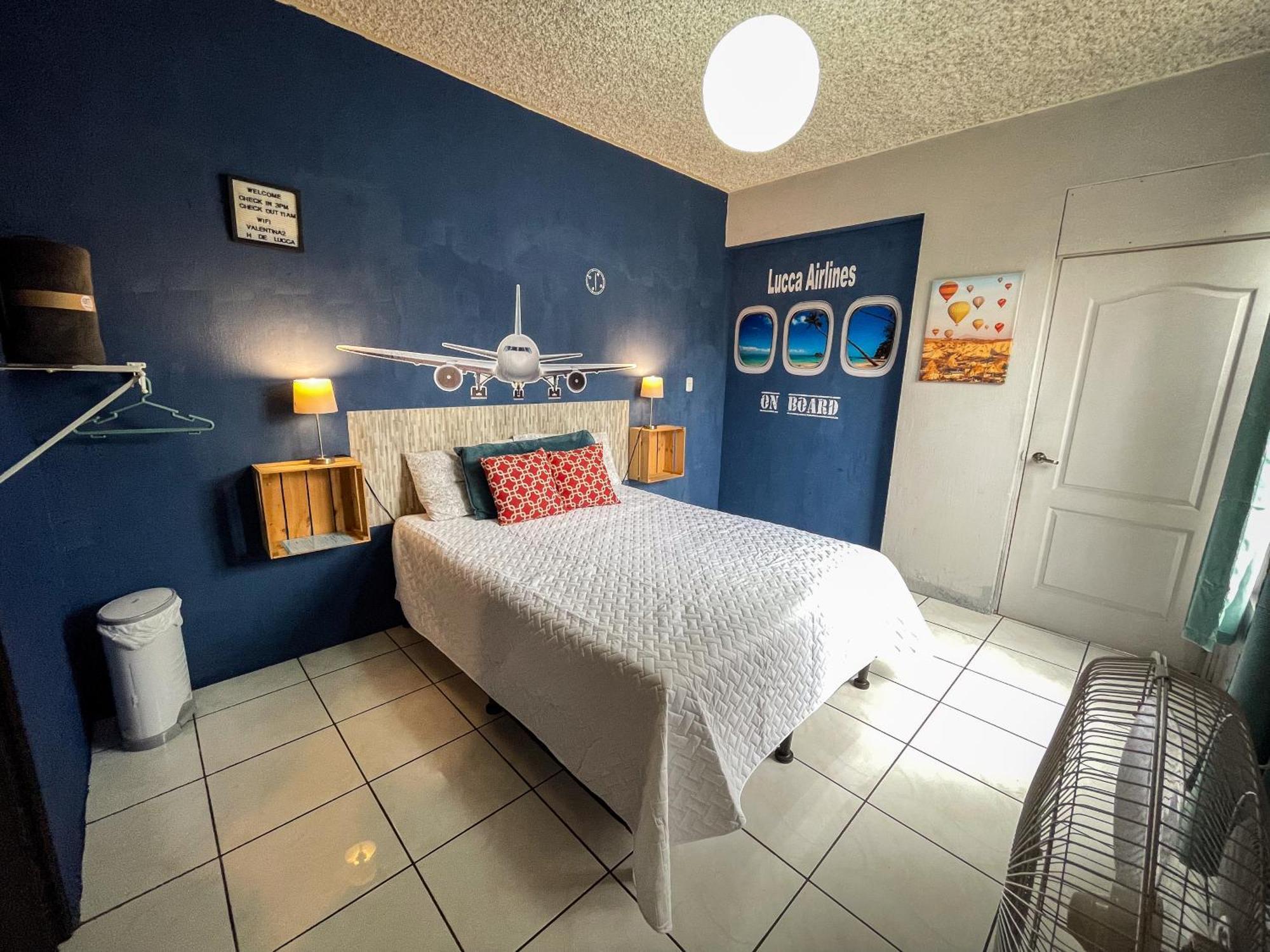 Hostal De Lucca Guatemala City Екстериор снимка